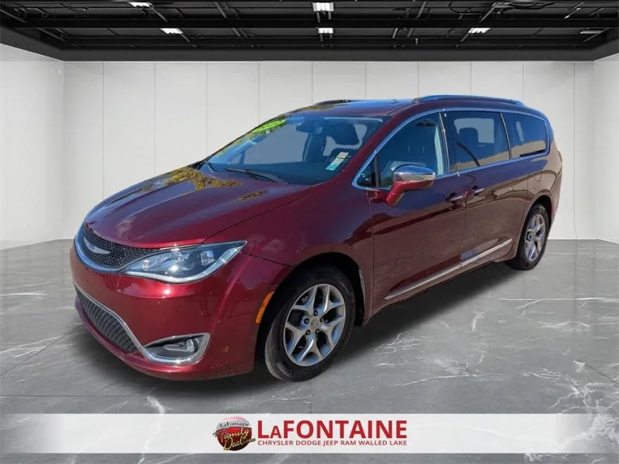 2020 Chrysler Pacifica Limited photo 1