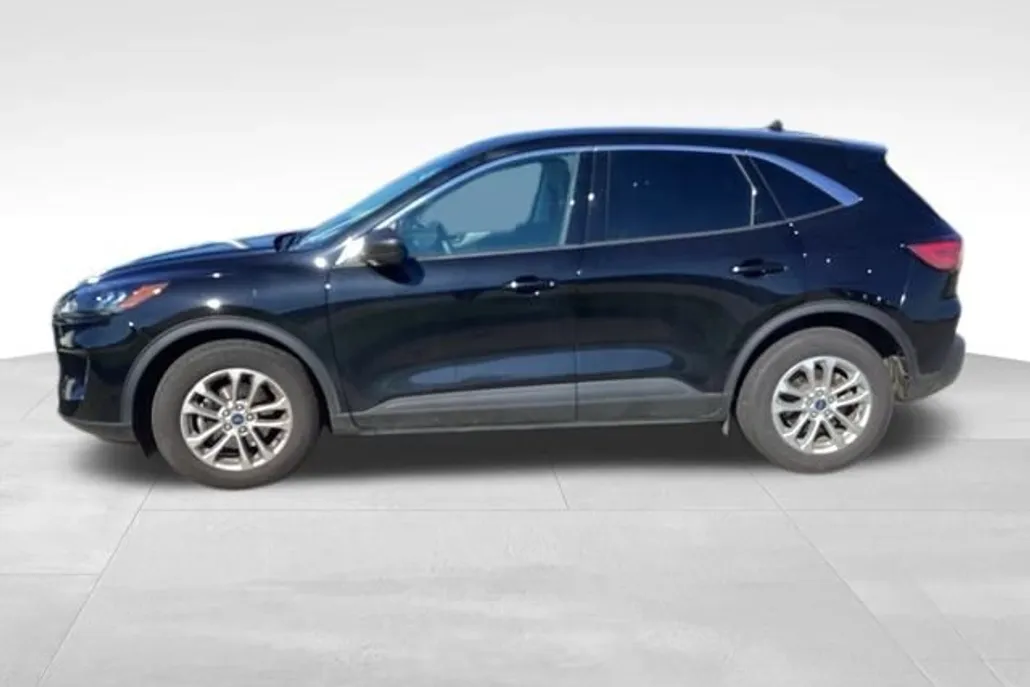 2022 Ford Escape SE photo 1