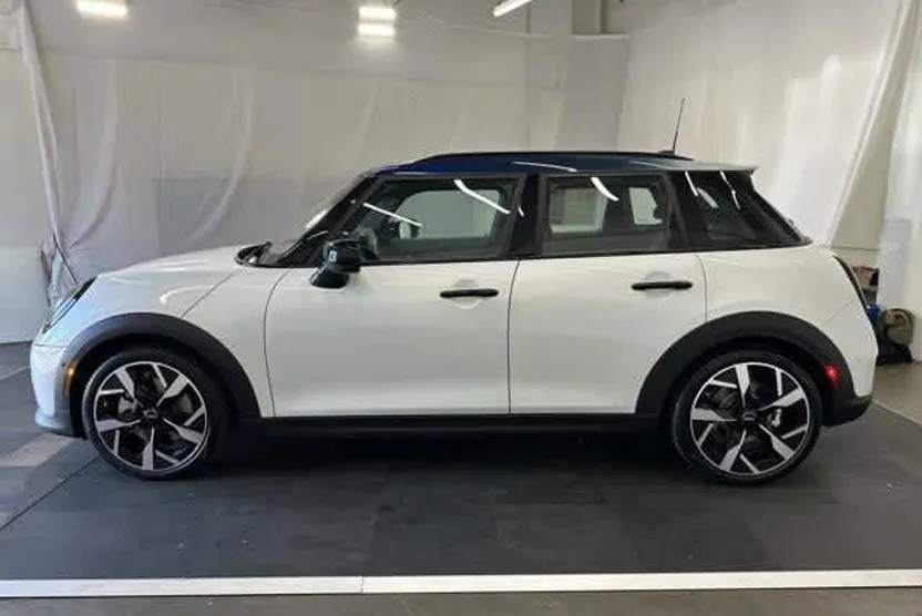 2025 Mini Cooper 4 Door Hardtop S photo 1