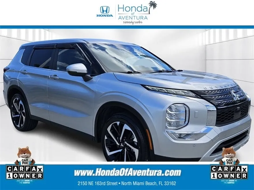 2023 Mitsubishi Outlander SE photo 1