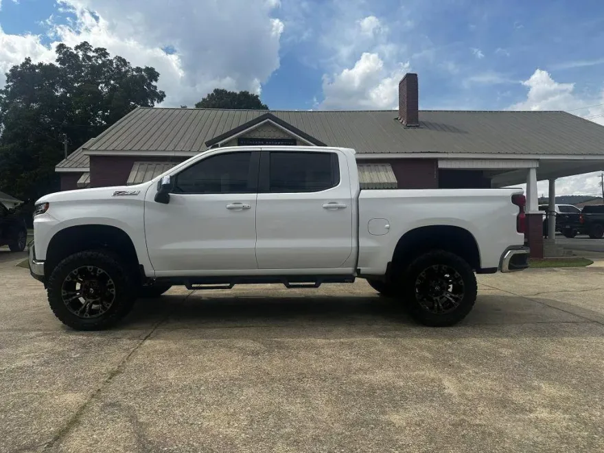 2020 Chevrolet Silverado 1500 LT photo 1