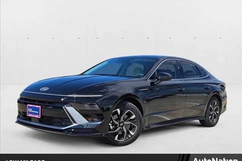 2025 Hyundai Sonata SEL photo 1