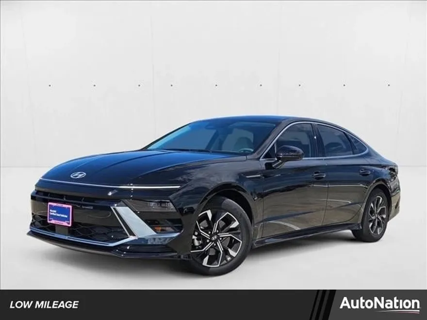 2025 Hyundai Sonata SEL photo 1