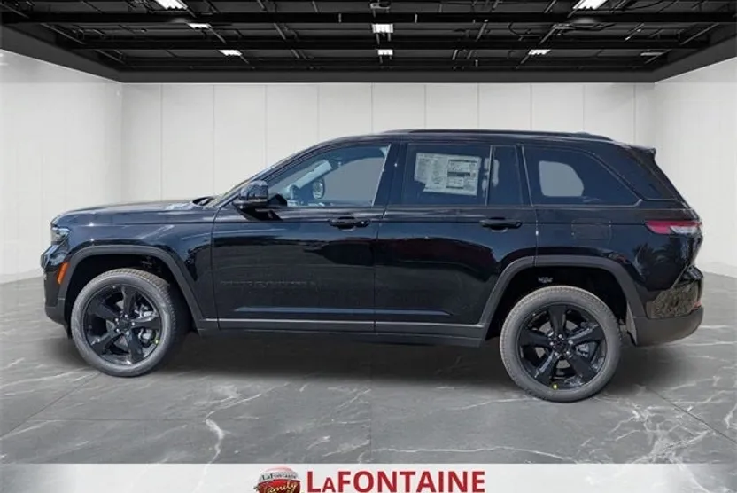 2025 Jeep Grand Cherokee Limited photo 1