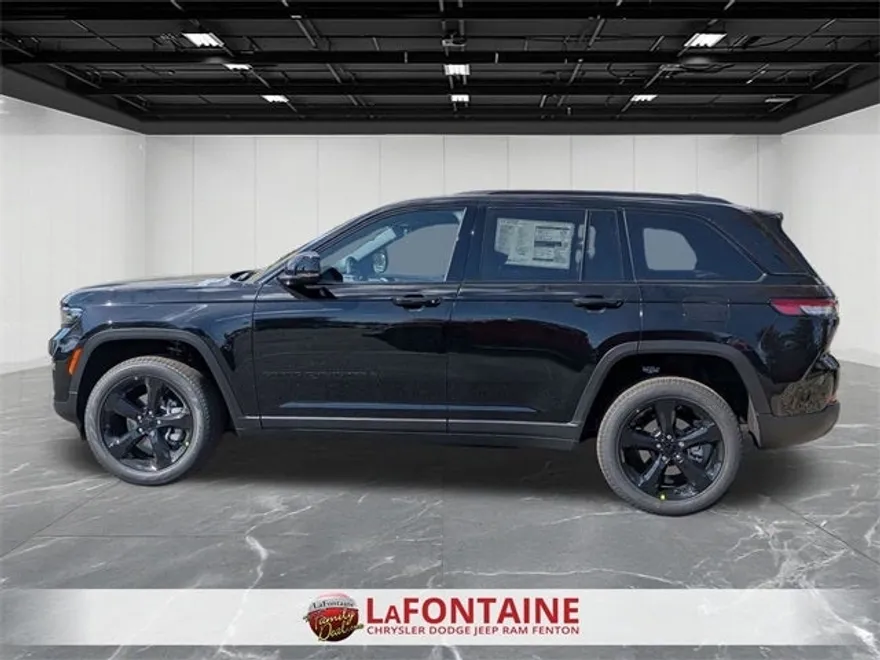 2025 Jeep Grand Cherokee Limited photo 1