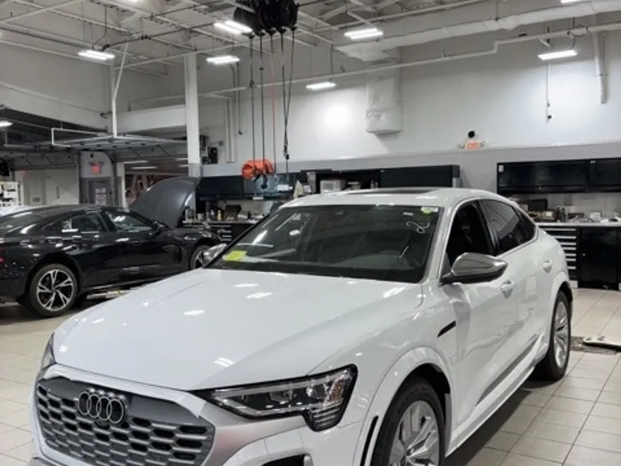 2024 Audi SQ8 Premium Plus photo 1