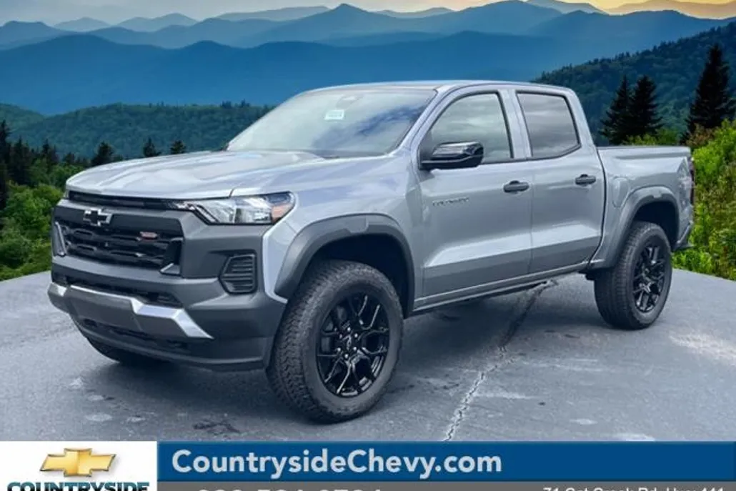 2026 Chevrolet Colorado Trail Boss photo 1