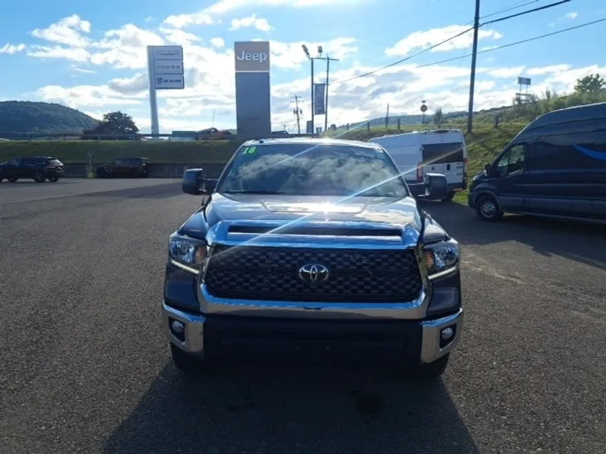 2018 Toyota Tundra SR5 photo 1