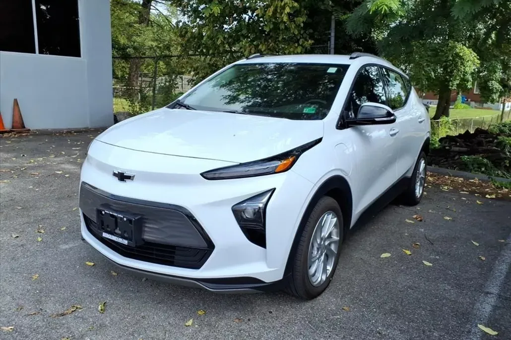2023 Chevrolet Bolt EUV photo 1