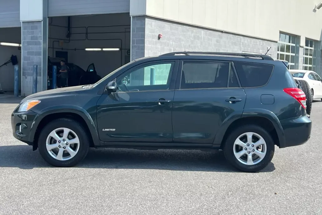 2012 Toyota RAV4 Limited photo 1