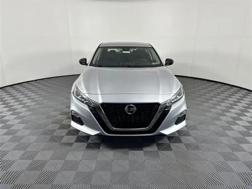 2022 Nissan Altima 2.5 SR photo 1