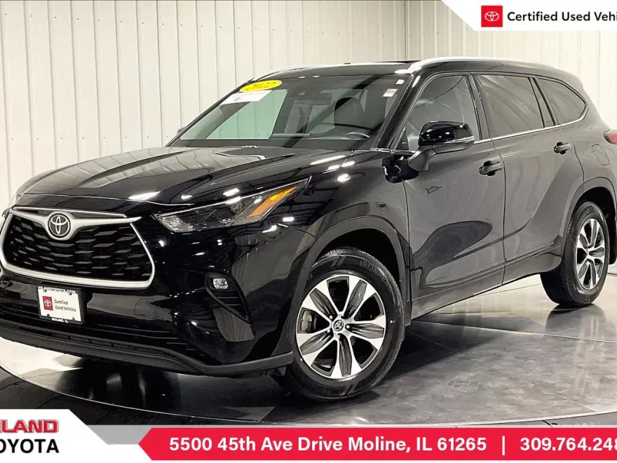 2022 Toyota Highlander XLE photo 1