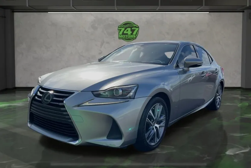 2018 Lexus IS 300 photo 1