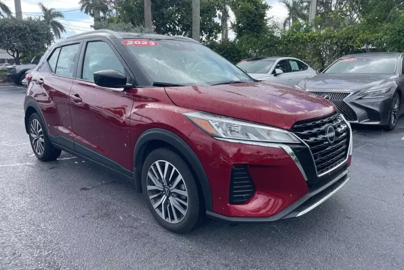 2023 Nissan Kicks SV photo 1