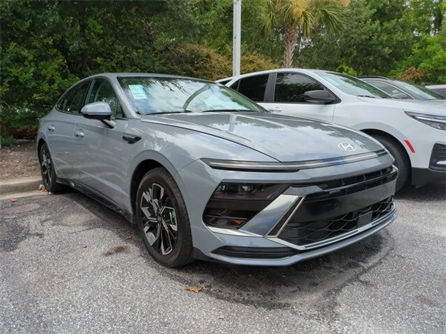 2024 Hyundai Sonata SEL photo 1