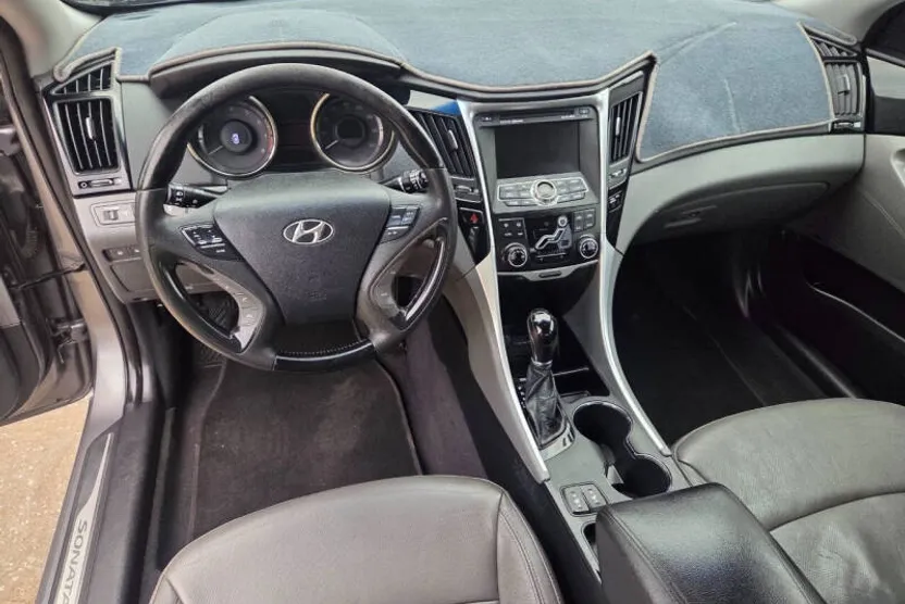 2011 Hyundai Sonata Limited photo 1