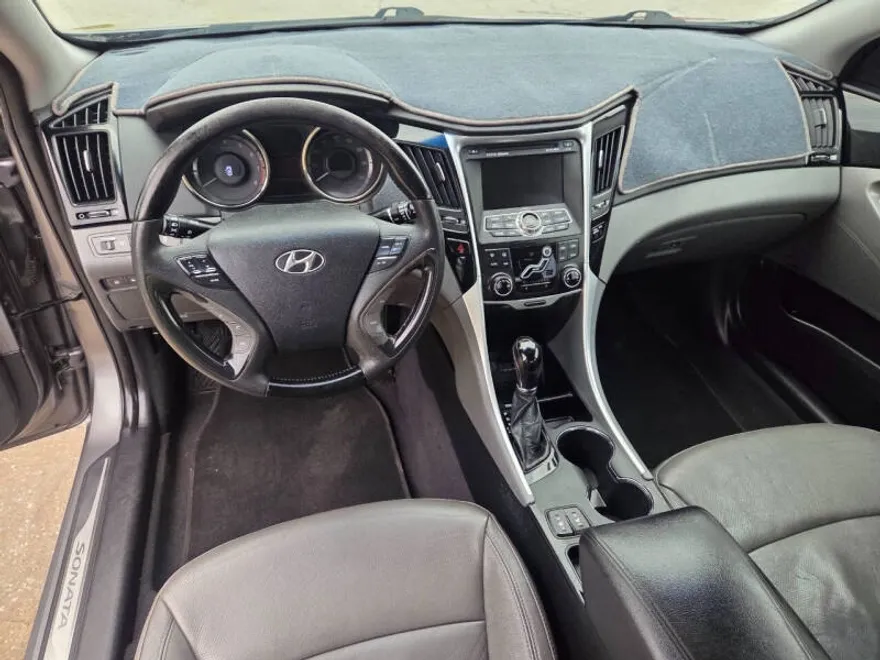 2011 Hyundai Sonata Limited photo 1