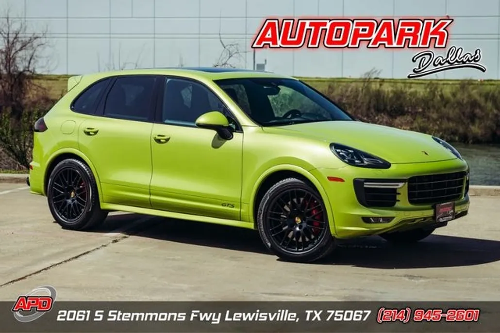 2016 Porsche Cayenne GTS photo 1