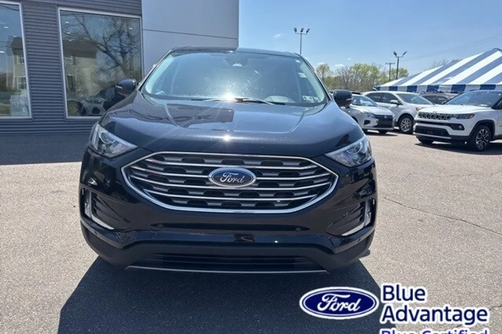 2024 Ford Edge Titanium photo 1