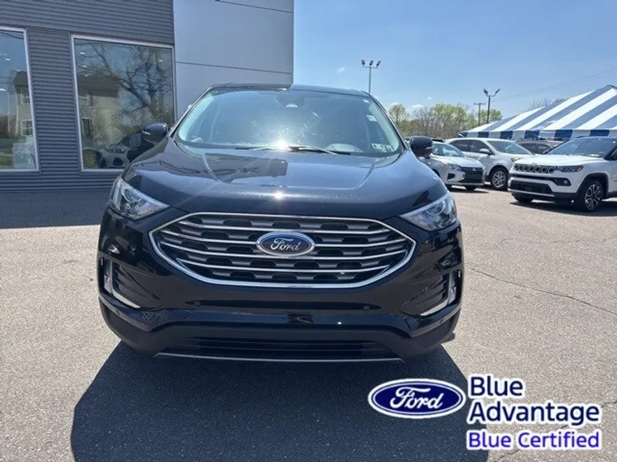 2024 Ford Edge Titanium photo 1