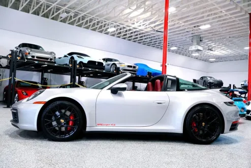 2021 Porsche 911 Targa 4S photo 2