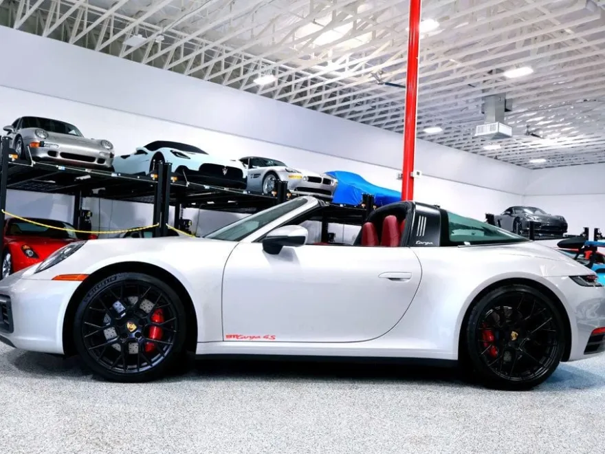 2021 Porsche 911 Targa 4S photo 2