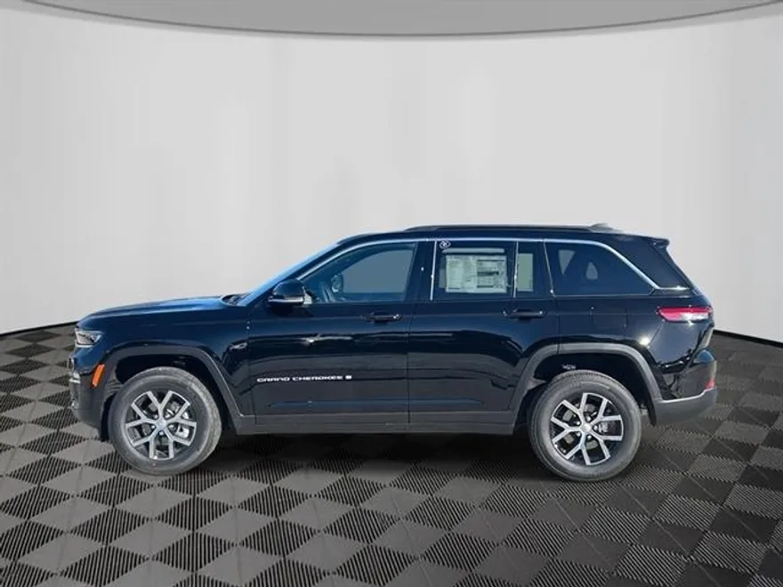 2025 Jeep Grand Cherokee Limited photo 1