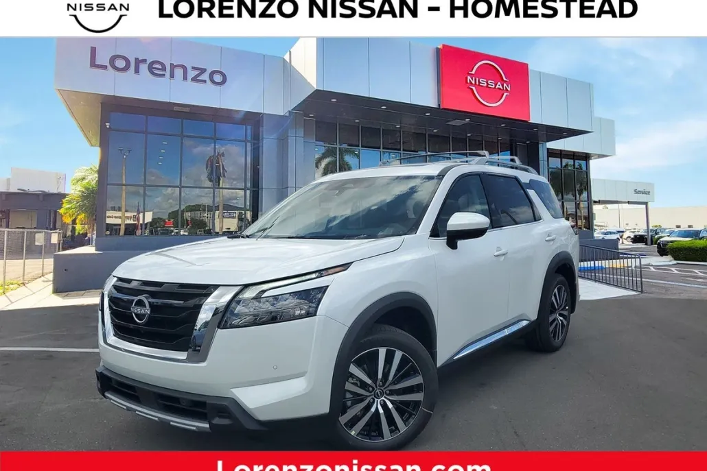 2025 Nissan Pathfinder Platinum photo 1