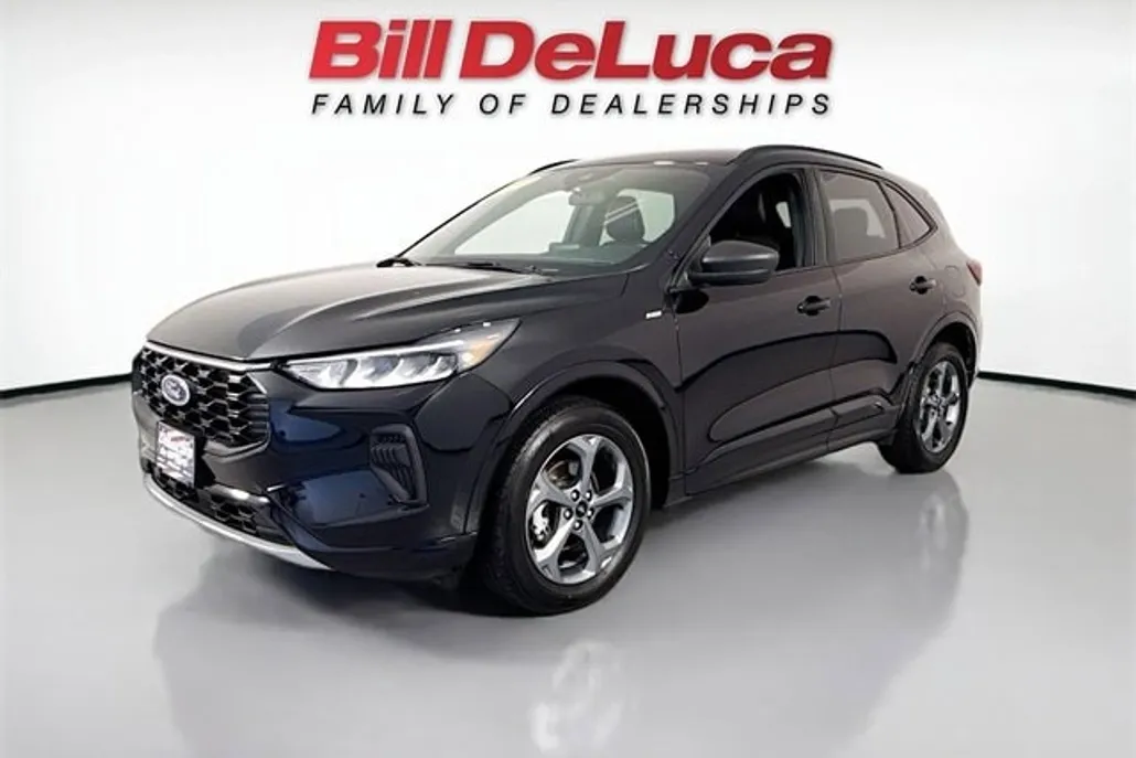 2023 Ford Escape ST-Line photo 1