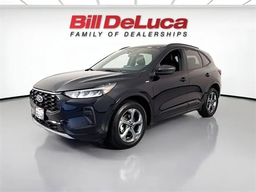 2023 Ford Escape ST-Line photo 1