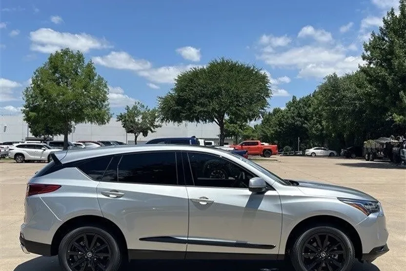2025 Acura RDX photo 1
