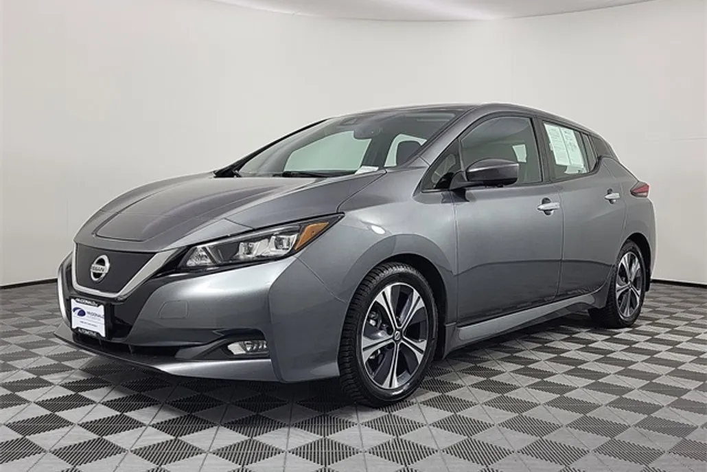 2020 Nissan Leaf SV photo 1