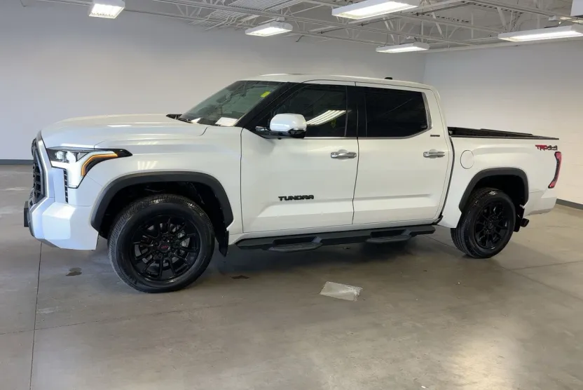 2023 Toyota Tundra Limited CrewMax photo 1