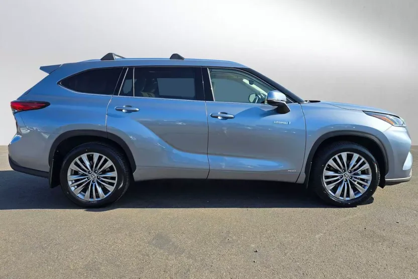 2021 Toyota Highlander Hybrid Platinum photo 1
