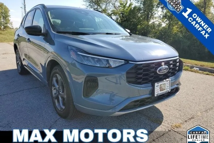 2023 Ford Escape ST-Line photo 1