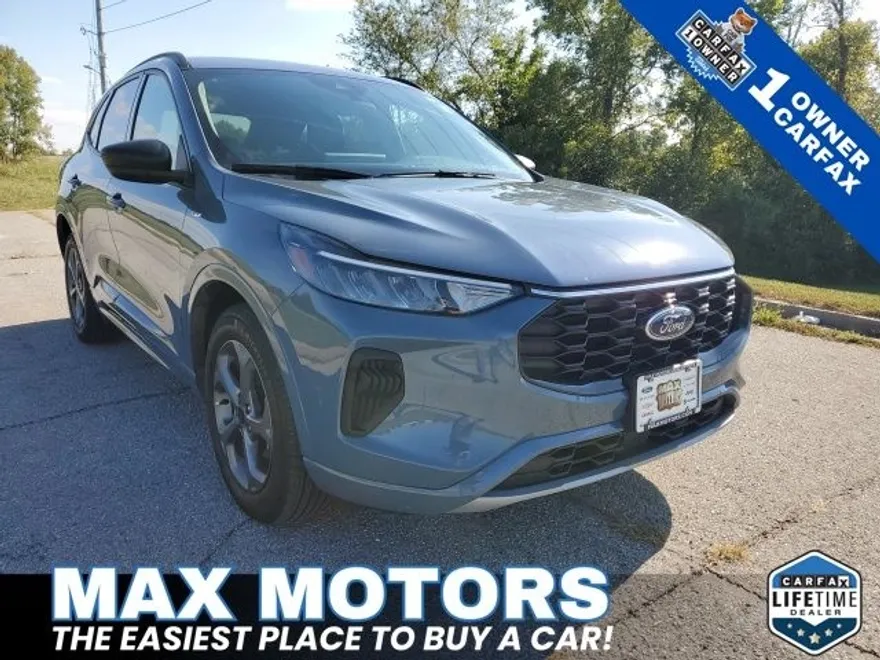 2023 Ford Escape ST-Line photo 1