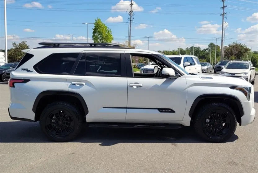 2024 Toyota Sequoia Platinum photo 1