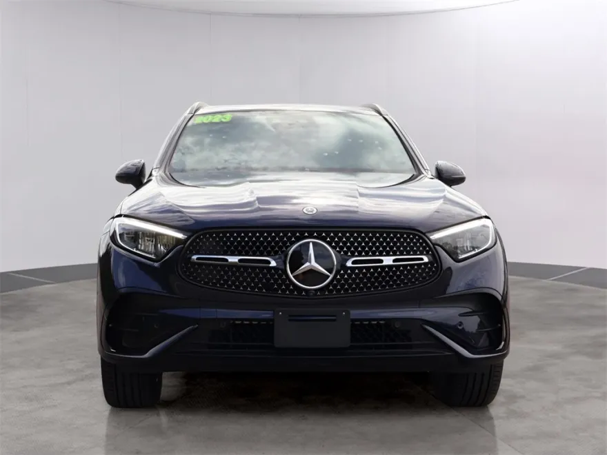 2023 Mercedes Benz GLC 300 4MATIC photo 1