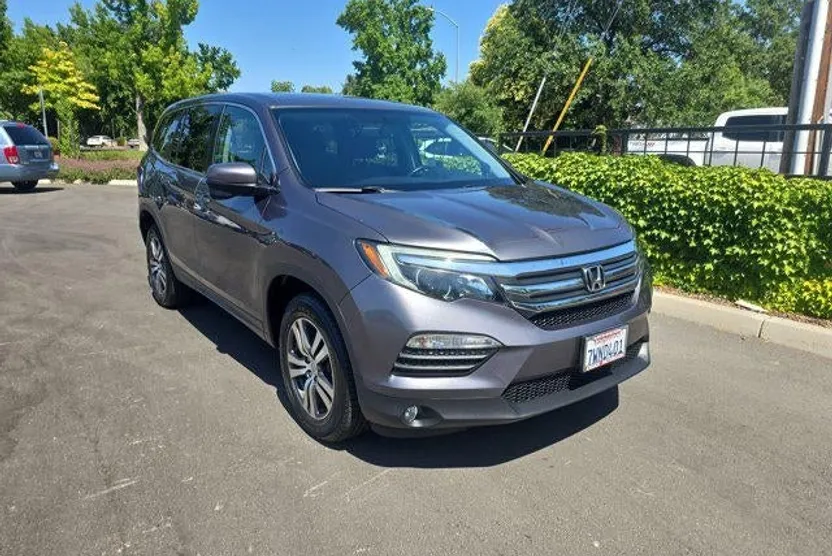 2017 Honda Pilot EX-L photo 1