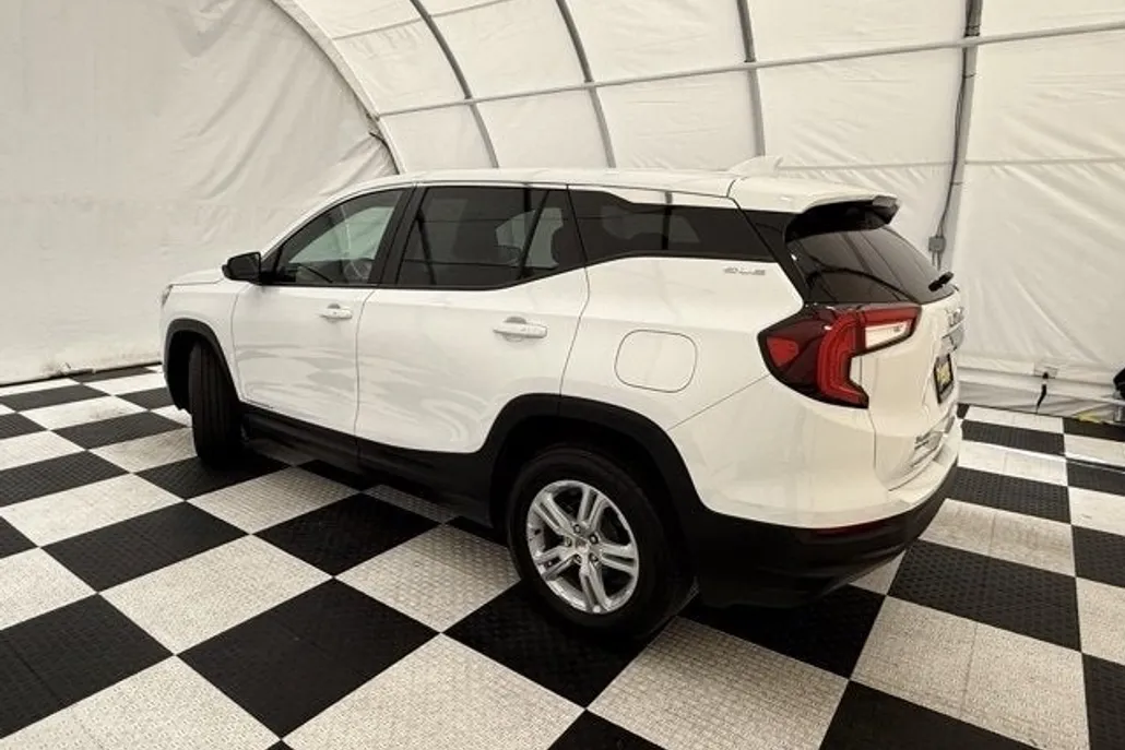 2024 Gmc Terrain SLE photo 1