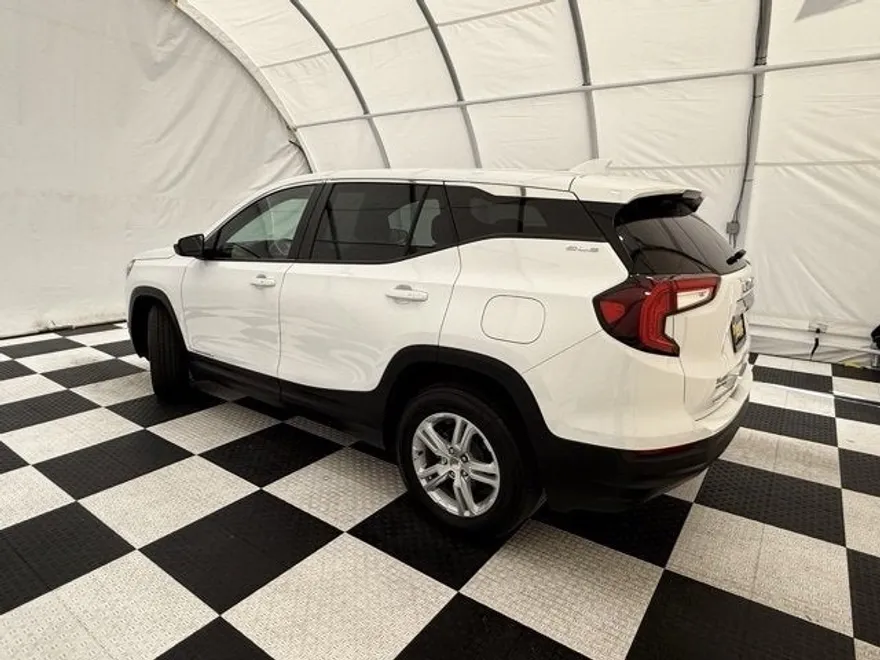 2024 Gmc Terrain SLE photo 1