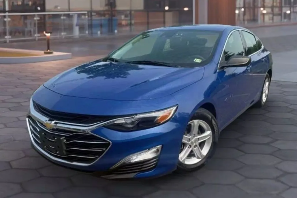 2023 Chevrolet Malibu LS photo 1