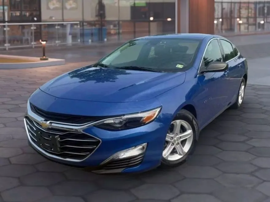 2023 Chevrolet Malibu LS photo 1