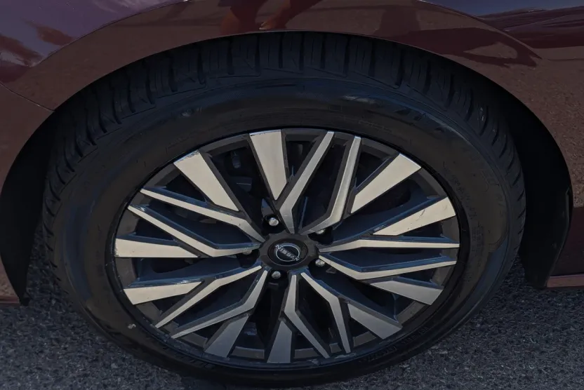 2024 Nissan Altima 2.5 SV photo 1