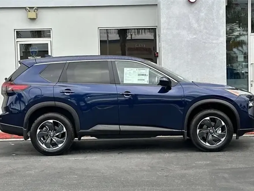2025 Nissan Rogue SV photo 1
