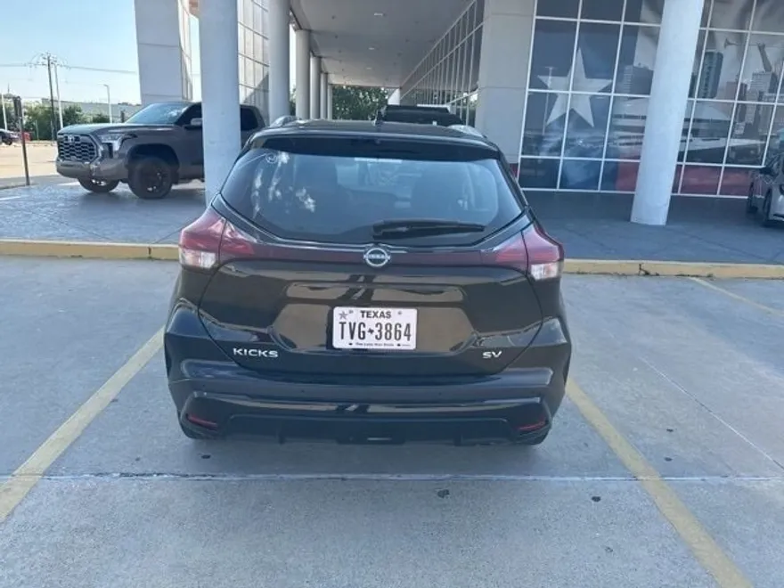 2024 Nissan Kicks SV photo 1