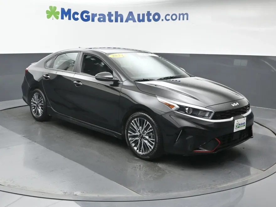 2024 Kia Forte GT-Line photo 1