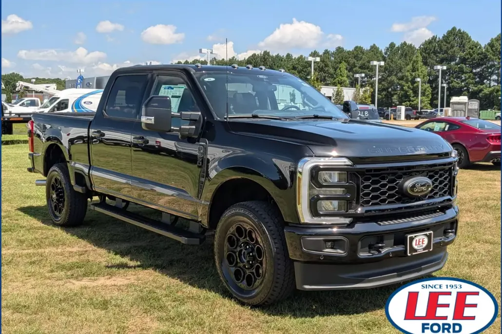 2025 Ford F-350 photo 1