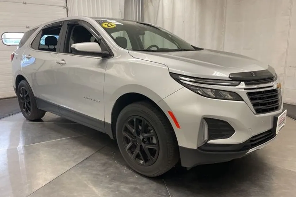 2022 Chevrolet Equinox LT photo 1