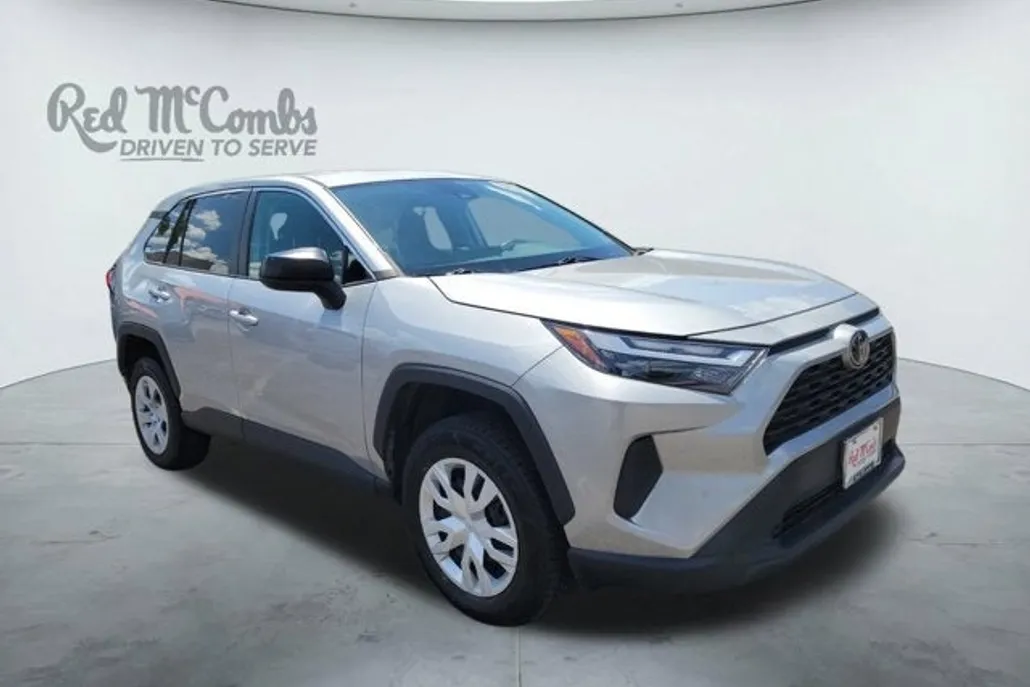 2023 Toyota RAV4 LE photo 1